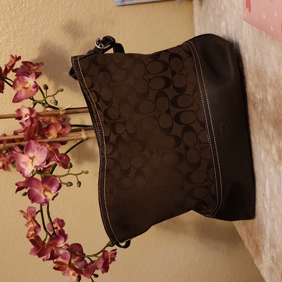 ♡ Coach ♡ Brown - Picture 3 of 13